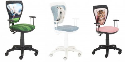 Záda dětí jsou ve vývoji, proto musí školáci správně sedět.