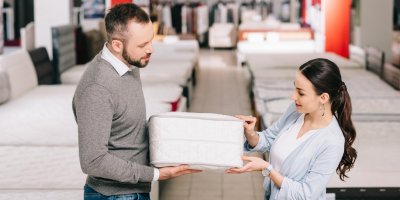 Vyrazit můžete během státních svátků i do prodejen s nábytkem a bytovými doplňky 