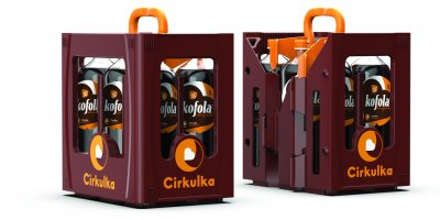 Dvě přepravky Cirkulka s vrátnými skleněnými lahvemi od značky Kofola