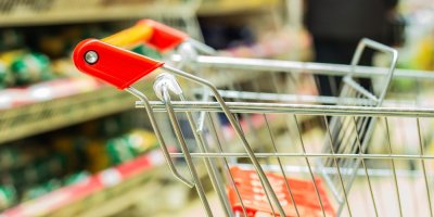 Nákupní vozík v supermarketu