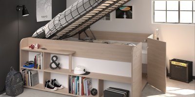 Postel Space Up s poličkami a chytře řešeným úložným prostorem