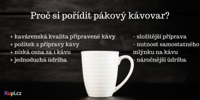 Hrnek na černém pozadí s popiskem kladů a záporů pákového kávovaru 