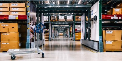 Nákupní košík v prostorách IKEA