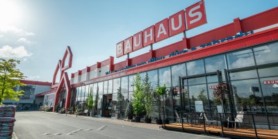 Venkovní pohled na prodejnu BAUHAUS 
