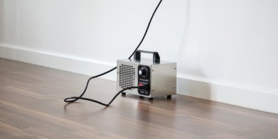 Ozonový generátor na podlaze