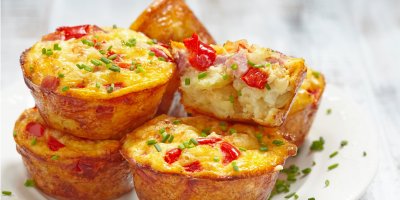 Talíř s vaječnými muffiny