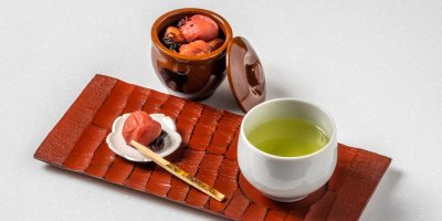 Umeboshi japonské okurky z kyselých švestek