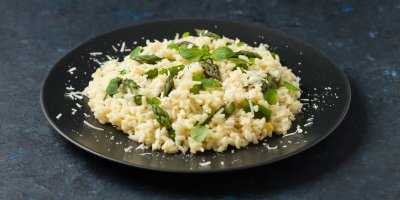Chřestové rizoto na talíři