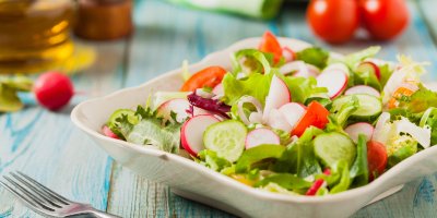 Miska se zeleninovým salátem