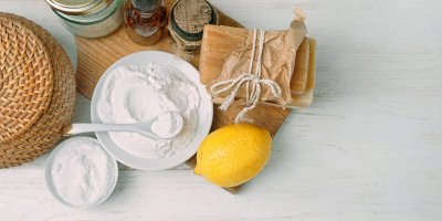 Přípravky na domácí úklid – ocet, citron, jedlá soda a další