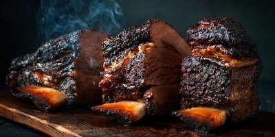 Kousky uzeného maso