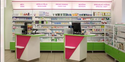 Interiér lékárny Pilulka v Praze na Senovážném náměstí