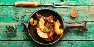 Upečené maso s ananasem