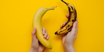 Dva banány – čerstvý a prošlý