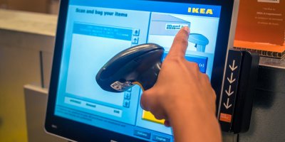 Interaktivní display na placení v IKEA