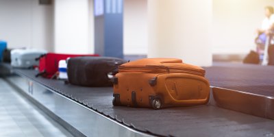 Letištní dopravní pás se zavazadly