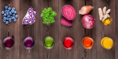 Jednotlivé potraviny a jejich barevný odstín ve skleničce