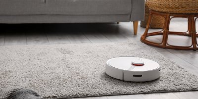 Robotický vysavač čistící koberec