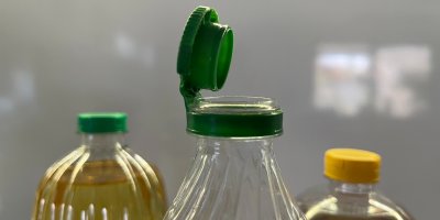 PET lahve s víčkem 