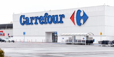 Obchod Carrefour zvenku
