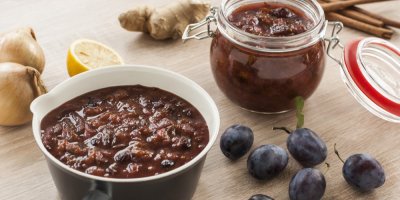 Chutney v rendlíku a ve sklenici