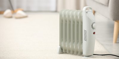 Malý, elektrický radiátor s olejem