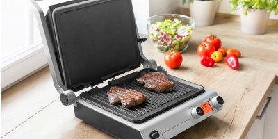 Maso na malém kontaktním grilu