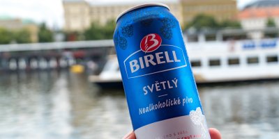 Plechovka nealkoholického piva Birell