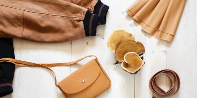 Kabelka, pásek, bunda, kus kůže, houby