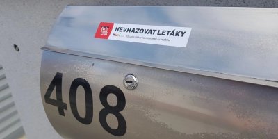 Samolepka nevhazovat letáky Kupi na poštovní schránce 
