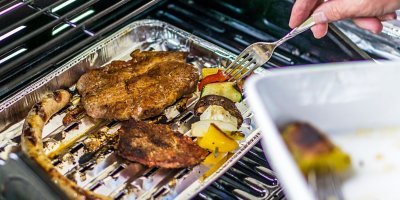 Grilovací tácky vám ušetří práci s čištěním grilu
