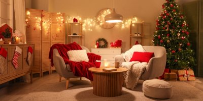 Vánočně vyzdobený obývací pokoj