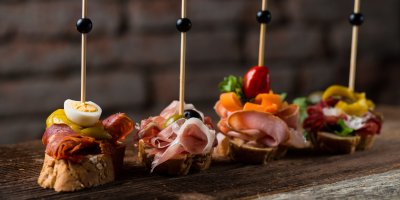 Jednohubky s různými ingrediencemi