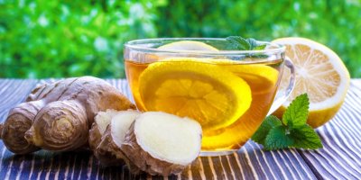 Čaj s citronem, zázvorem a meduňkou