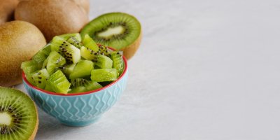 Miska s kousky kiwi
