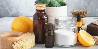 Kokosové houbičky, jedlá soda, přírodní prací mýdlo, citron