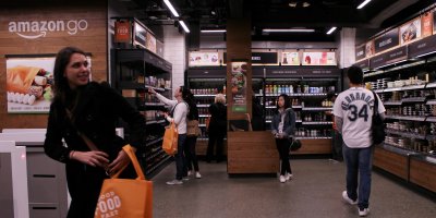 Lidé nakupující v Amazon Go