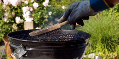 Čištění zahradního grilu