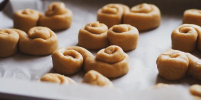 Kynutí jidášů na plechu