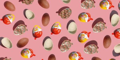 Rozbalená vajíčka Kinder Surprise a Kinder Joy