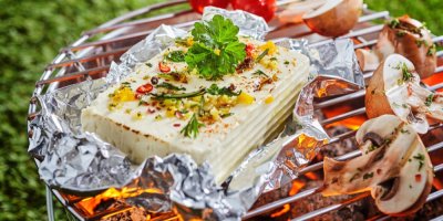 Sýr na grilu v alobalu