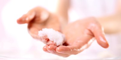 Mytí rukou pomocí cukru