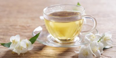 Jasmínový čaj a květy