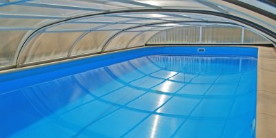 Detail zastřešeného bazénu