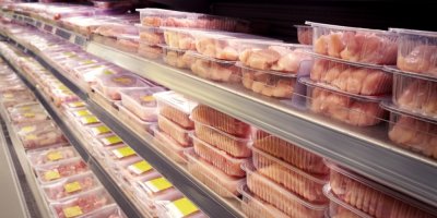 Vaničky s masem v supermarketu