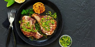 Maso na talíři s germolatou