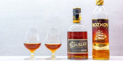 Rum Božkov a Republica v lahvích a skleničkách