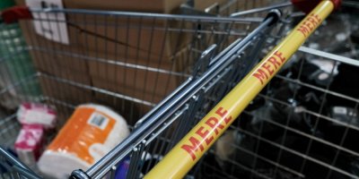 Detail nákupního vozíku v obchodě MERE