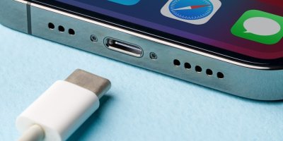 Konektor iPhonu a kabel Lightning