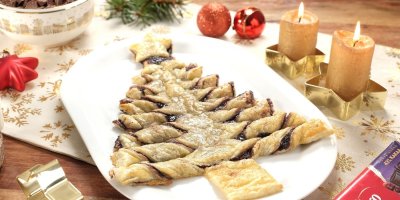 Čokoládový vánoční strom z listového těsta